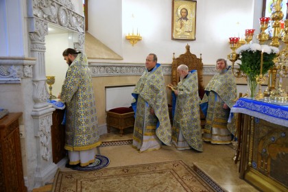 Архиерейское богослужение в Николаевском соборе